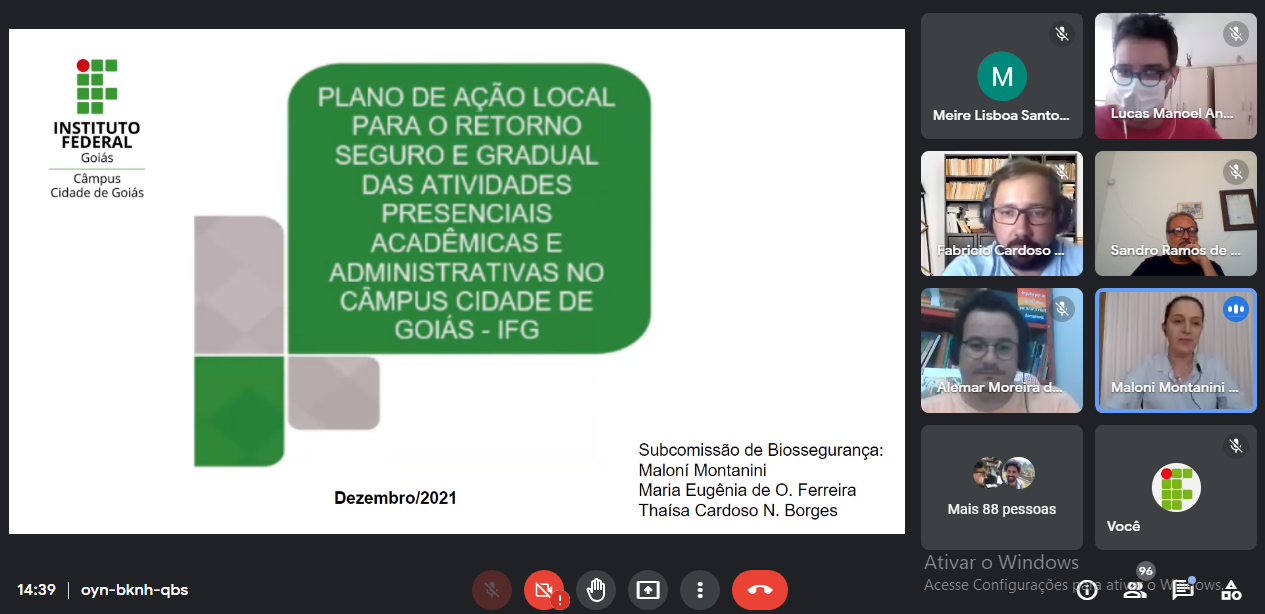 Participação da comunidade acadêmica foi de cerca de 100 pessoas